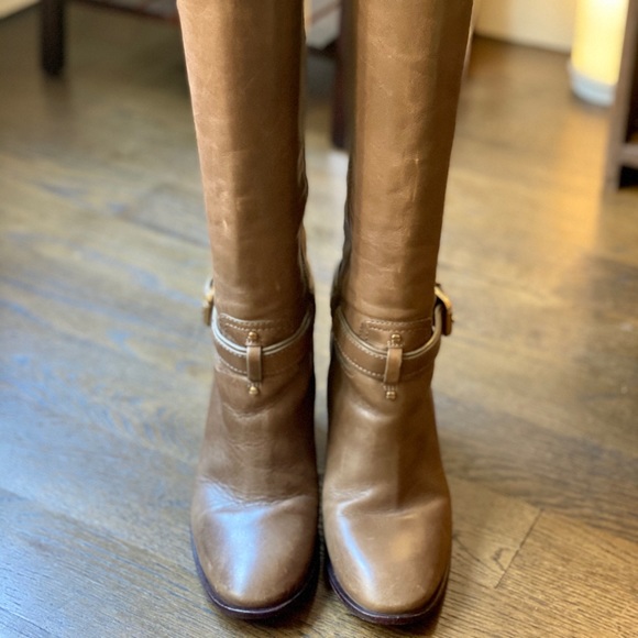 TORY BURCH Excellent Condition! - Picture 8 of 16